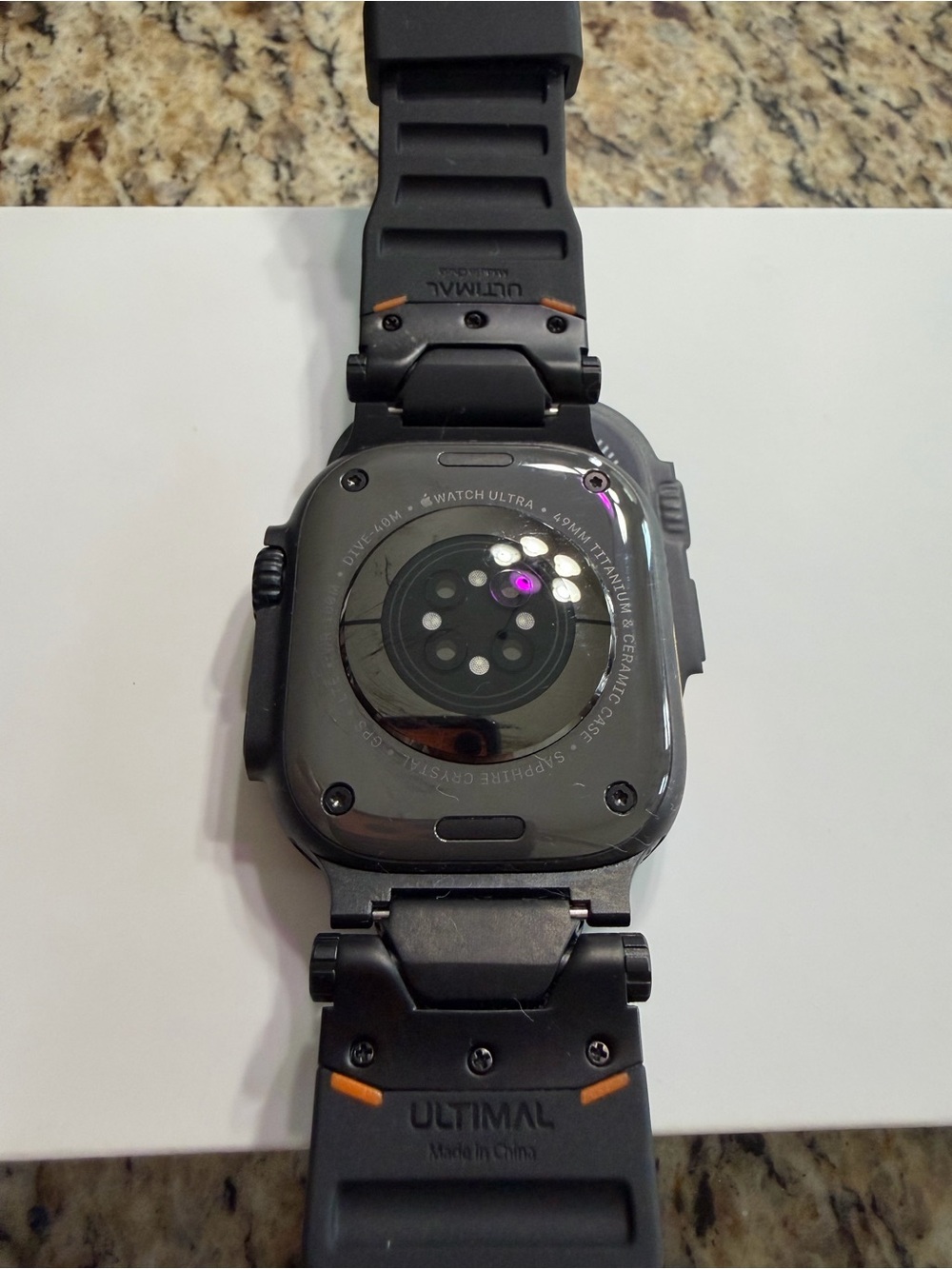 Apple Watch ultra 2 black titanium - Picture 12 of 14